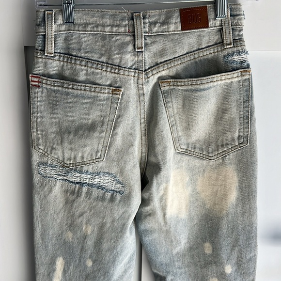 Urban Outfitters BDG High Rise Slim Straight Jean Distressed Bleach Wash Size 24 - Picture 7 of 10
